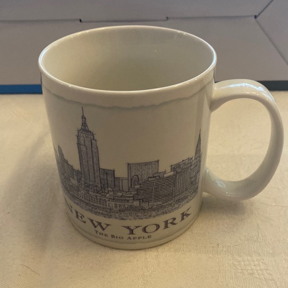 Starbucks Other - NWT Starbucks New York The Big Apple mug